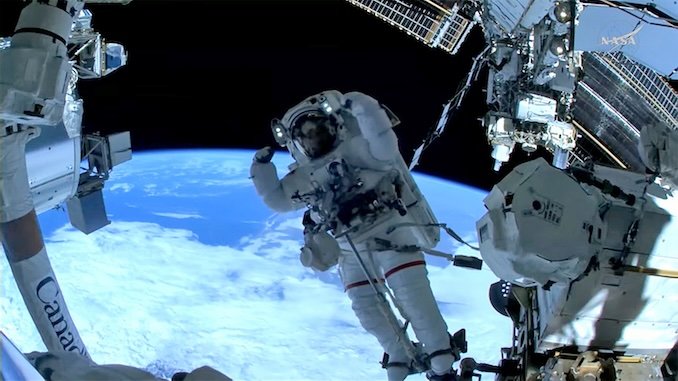 Astronauts ‘operate’ on space station’s broken robot arm – Spaceflight Now